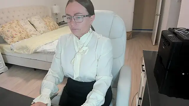 Snapshot of Vika73 chatting on 09-10-25, 12:27 Vika73 online show from 09-10-25, 12:27