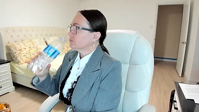 Snapshot of Vika73 chatting on 09-22-25, 11:34 Vika73 online show from 09-22-25, 11:34