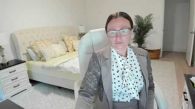 Vika73 online show from 06-04-26, 10:54