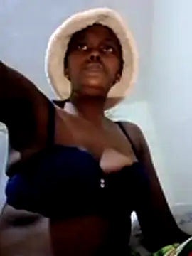 Snapshot of Maridadie chatting on 07-13-26, 07:49 Maridadie online show from 07-13-26, 07:49