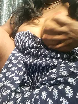 Snapshot of Tamil-ammukutty18 chatting on 07-10-26, 01:54 Tamil-ammukutty18 online show from 07-10-26, 01:54