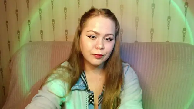 Snapshot of moon_cold chatting on 05-21-26, 01:18 moon cold online show from 05-21-26, 01:18