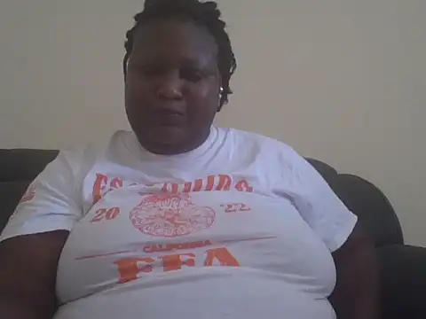 Snapshot of fat_ebonyqueen chatting on 06-01-26, 09:00 fat ebonyqueen online show from 06-01-26, 09:00