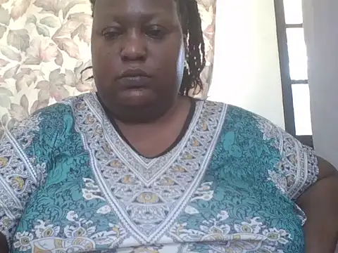 Snapshot of fat_ebonyqueen chatting on 06-10-26, 08:24 fat ebonyqueen online show from 06-10-26, 08:24