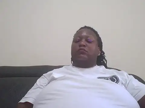 Snapshot of fat_ebonyqueen chatting on 06-18-26, 09:14 fat ebonyqueen online show from 06-18-26, 09:14
