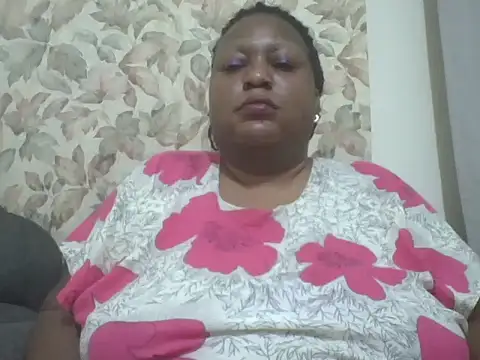 Snapshot of fat_ebonyqueen chatting on 06-21-26, 09:50 fat ebonyqueen online show from 06-21-26, 09:50