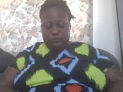 Snapshot of fat_ebonyqueen chatting on 07-01-26, 07:10 fat ebonyqueen online show from 07-01-26, 07:10