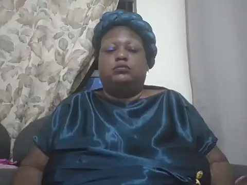 Snapshot of fat_ebonyqueen chatting on 07-09-26, 06:12 fat ebonyqueen online show from 07-09-26, 06:12