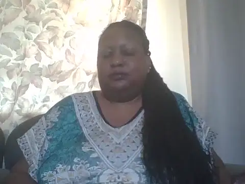 Snapshot of fat_ebonyqueen chatting on 07-16-26, 06:30 fat ebonyqueen online show from 07-16-26, 06:30
