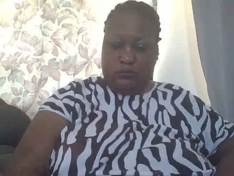 Snapshot of fat_ebonyqueen chatting on 07-20-26, 10:39 fat ebonyqueen online show from 07-20-26, 10:39