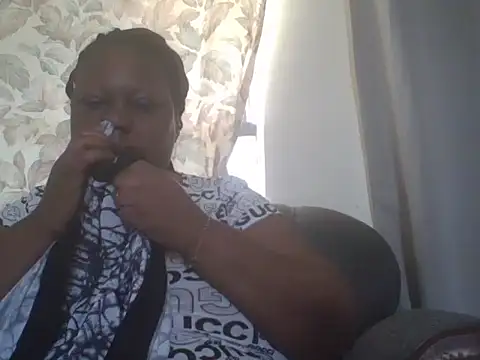 Snapshot of fat_ebonyqueen chatting on 07-29-26, 07:17 fat ebonyqueen online show from 07-29-26, 07:17