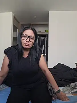 Snapshot of Scarlett_Valnyx chatting on 05-18-26, 08:14 Scarlett Valnyx online show from 05-18-26, 08:14