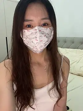 Snapshot of TONGTONG915 chatting on 05-20-26, 03:29 TONGTONG915 online show from 05-20-26, 03:29
