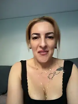 Hot-Milf4U online show from 06-10-26, 05:07