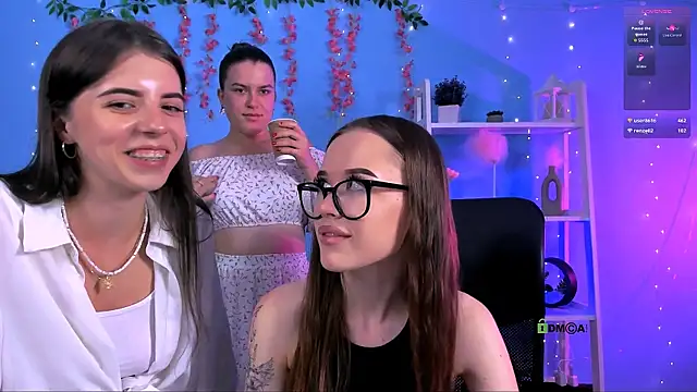 lyra desire online show from 07-20-26, 12:51