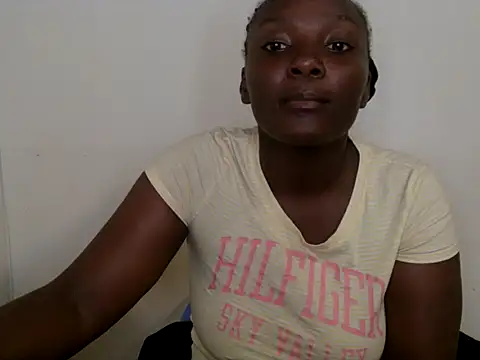Snapshot of sexyleah25 chatting on 07-27-26, 08:27 sexyleah25 online show from 07-27-26, 08:27