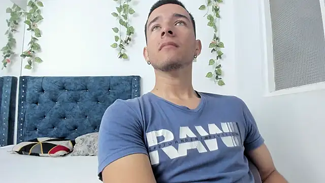 Snapshot of scarlett_777_dante chatting on 06-16-26, 02:09 scarlett 777 dante online show from 06-16-26, 02:09