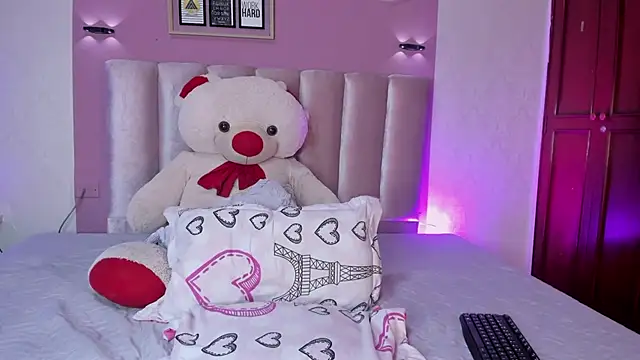 ORIANNA 21 online show from 07-14-26, 06:24