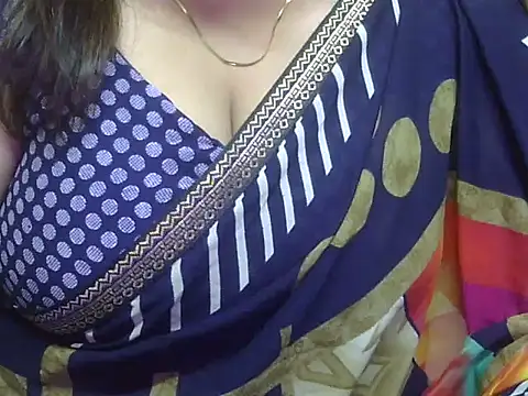 Snapshot of bavleen-kaur chatting on 06-15-26, 03:25 bavleen-kaur online show from 06-15-26, 03:25