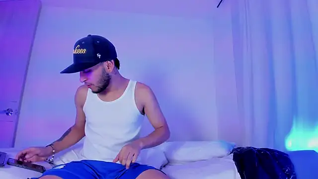  Kevin xxx online show from 09-21-25, 05:42