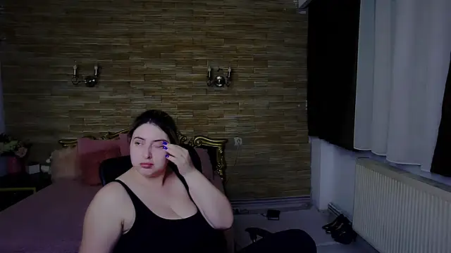 Snapshot of MiraHaze chatting on 12-17-24, 03:17 MiraHaze online show from 12-17-24, 03:17