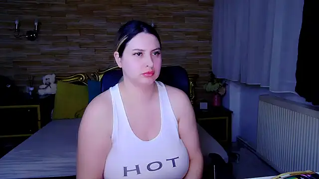 Snapshot of MiraHaze chatting on 02-12-25, 06:51 MiraHaze online show from 02-12-25, 06:51