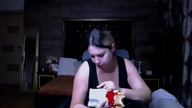 Snapshot of MiraHaze chatting on 10-05-25, 09:29 MiraHaze online show from 10-05-25, 09:29