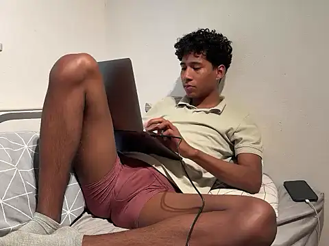 Snapshot of juan202611 chatting on 06-08-26, 05:24 juan202611 online show from 06-08-26, 05:24