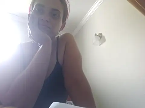 Snapshot of besins chatting on 05-24-26, 02:11 besins online show from 05-24-26, 02:11