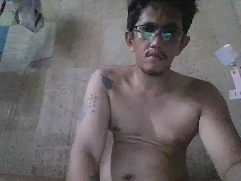 Snapshot of MikeSweet2026 chatting on 05-28-26, 03:48 MikeSweet2026 online show from 05-28-26, 03:48