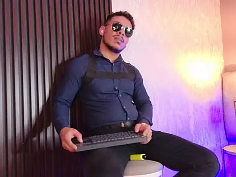 OliverWyse online show from 07-19-26, 03:54