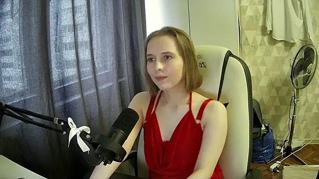 Snapshot of Mia_liss_ chatting on 05-28-26, 02:47 Mia liss online show from 05-28-26, 02:47