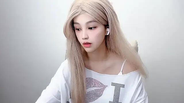 jiangjiang2005 online show from 07-18-26, 05:28