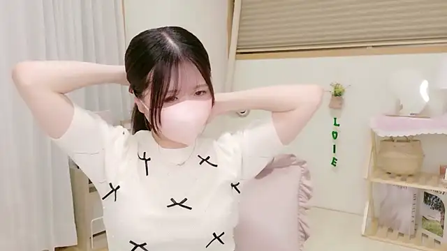 Snapshot of Yuinyaaa chatting on 06-04-26, 07:25 Yuinyaaa online show from 06-04-26, 07:25
