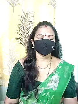 Snapshot of Leela_555 chatting on 05-27-26, 05:48 Leela 555 online show from 05-27-26, 05:48