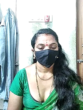 Snapshot of Leela_555 chatting on 05-28-26, 01:03 Leela 555 online show from 05-28-26, 01:03