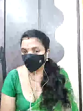 Snapshot of Leela_555 chatting on 05-28-26, 01:41 Leela 555 online show from 05-28-26, 01:41