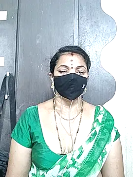 Snapshot of Leela_555 chatting on 05-30-26, 02:19 Leela 555 online show from 05-30-26, 02:19