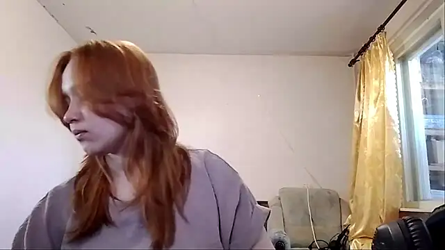 Snapshot of PolyaMilk chatting on 06-07-26, 02:43 PolyaMilk online show from 06-07-26, 02:43