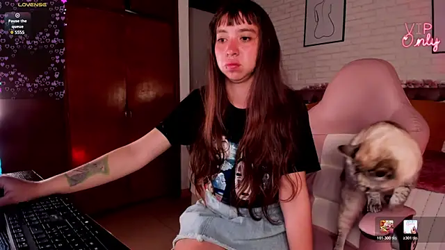 Scarlett  Cooper  1 online show from 07-25-26, 01:08