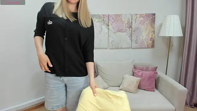 RoxyReignn online show from 07-14-26, 10:04