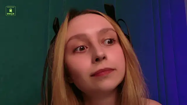 Snapshot of RachelVacsler chatting on 05-28-26, 09:45 RachelVacsler online show from 05-28-26, 09:45