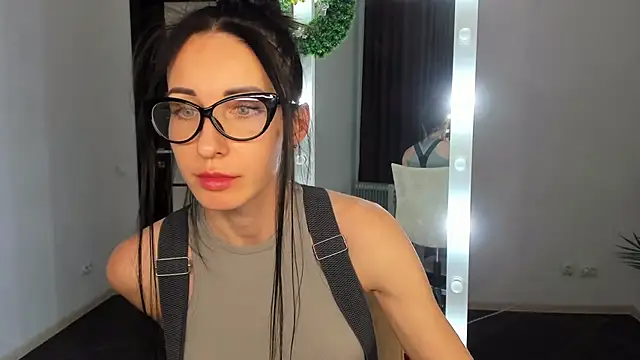 Snapshot of BouncySweety chatting on 12-21-24, 03:31 BouncySweety online show from 12-21-24, 03:31