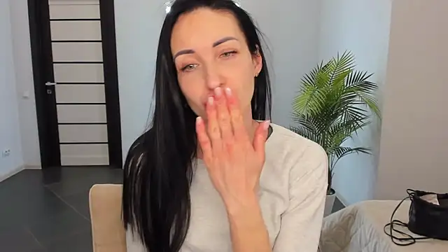 Snapshot of BouncySweety chatting on 01-25-25, 08:21 BouncySweety online show from 01-25-25, 08:21