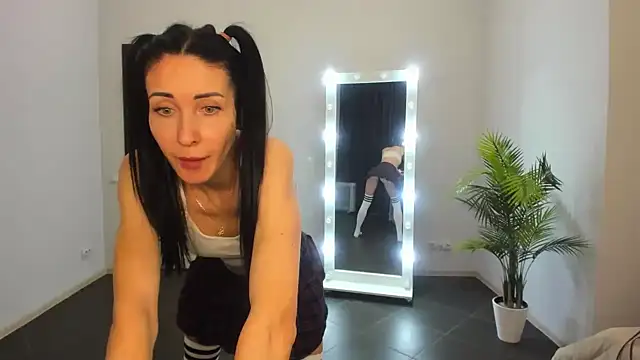 Snapshot of BouncySweety chatting on 03-04-25, 08:24 BouncySweety online show from 03-04-25, 08:24