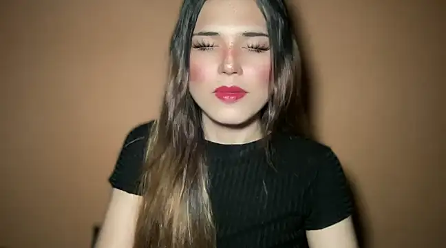 Snapshot of Nami_Campbell chatting on 01-05-25, 09:25 Nami Campbell online show from 01-05-25, 09:25