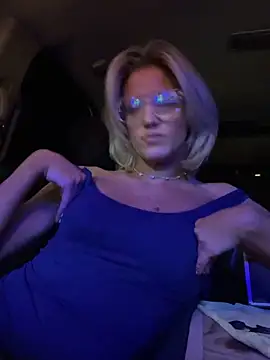 ReverseCowgirl713 online show from 05-30-26, 06:43