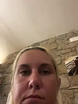 Sofia beee online show from 07-02-26, 01:39