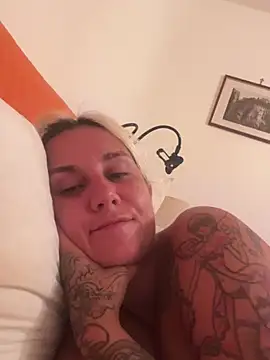 Sofia beee online show from 07-16-26, 07:53