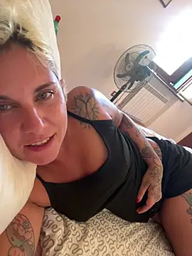Sofia beee online show from 07-24-26, 10:13